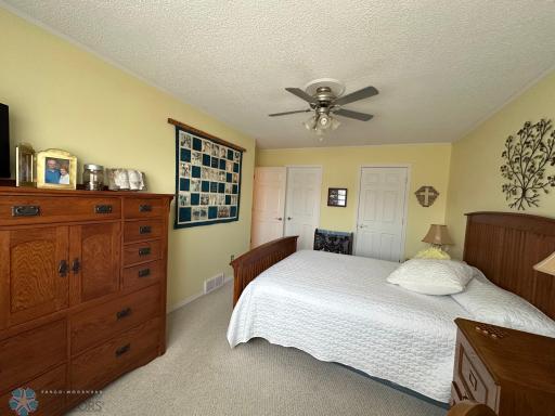 2323 4th Avenue S, Moorhead, MN 56560