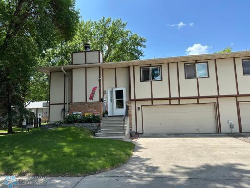 2323 4th Avenue S, Moorhead, MN 56560