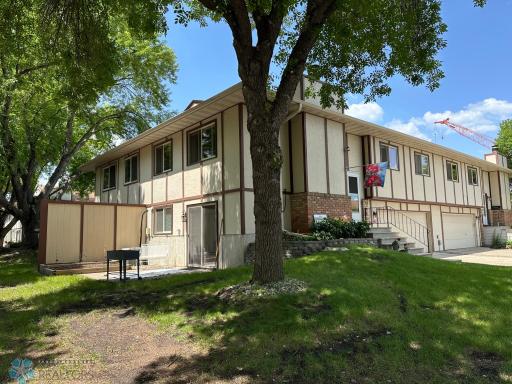 2323 4th Avenue S, Moorhead, MN 56560