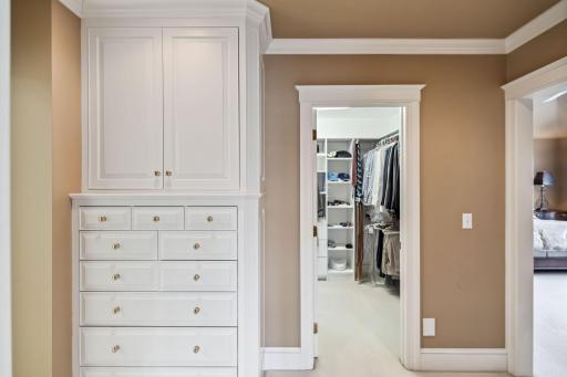 18371 Bearpath Trail, Eden Prairie, MN 55347