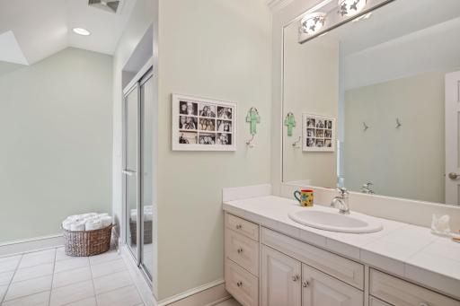 18371 Bearpath Trail, Eden Prairie, MN 55347