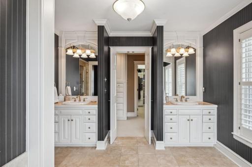 18371 Bearpath Trail, Eden Prairie, MN 55347