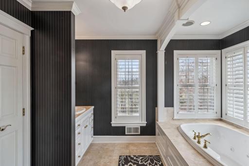 18371 Bearpath Trail, Eden Prairie, MN 55347