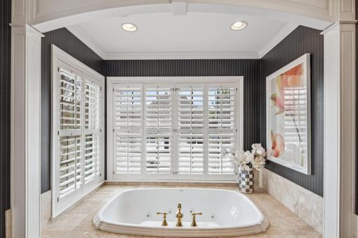 18371 Bearpath Trail, Eden Prairie, MN 55347