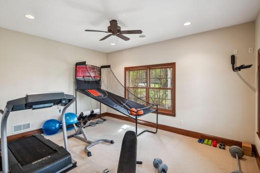18371 Bearpath Trail, Eden Prairie, MN 55347