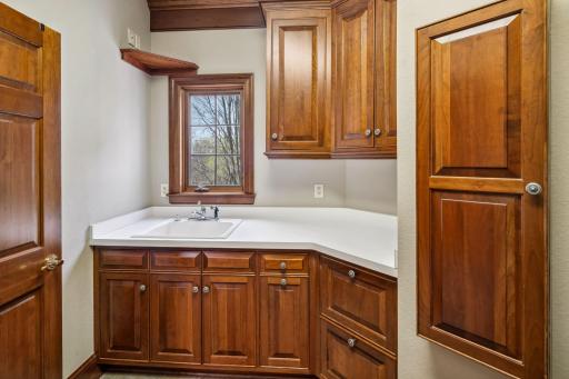 18371 Bearpath Trail, Eden Prairie, MN 55347