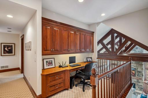 18371 Bearpath Trail, Eden Prairie, MN 55347