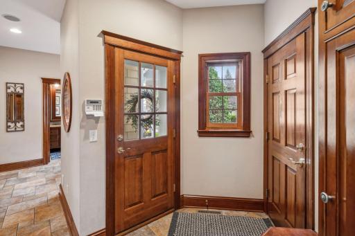 18371 Bearpath Trail, Eden Prairie, MN 55347