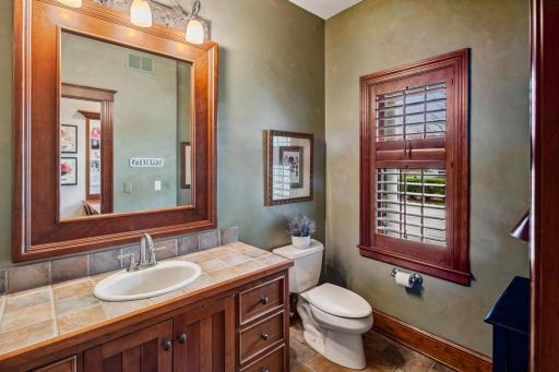 18371 Bearpath Trail, Eden Prairie, MN 55347