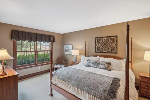 18371 Bearpath Trail, Eden Prairie, MN 55347