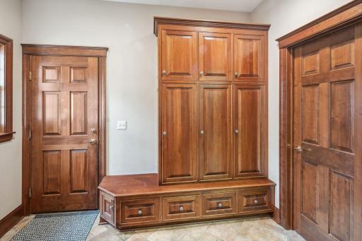 18371 Bearpath Trail, Eden Prairie, MN 55347