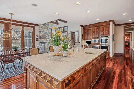 18371 Bearpath Trail, Eden Prairie, MN 55347