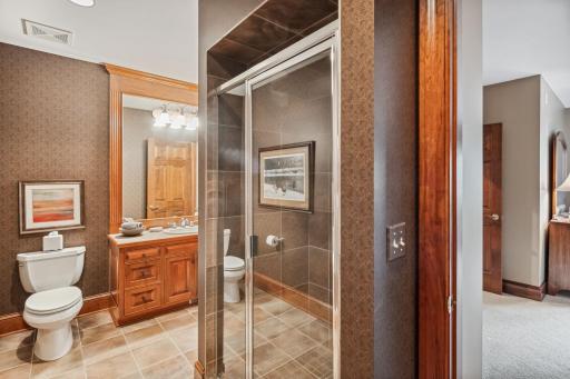 18371 Bearpath Trail, Eden Prairie, MN 55347