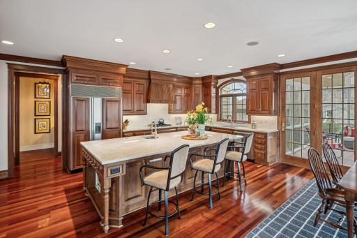 18371 Bearpath Trail, Eden Prairie, MN 55347
