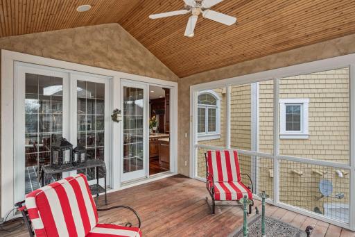 18371 Bearpath Trail, Eden Prairie, MN 55347