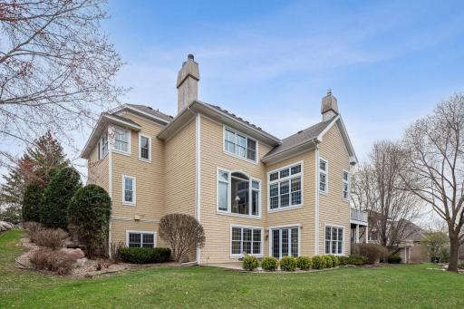18371 Bearpath Trail, Eden Prairie, MN 55347