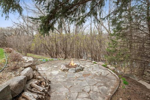 18371 Bearpath Trail, Eden Prairie, MN 55347