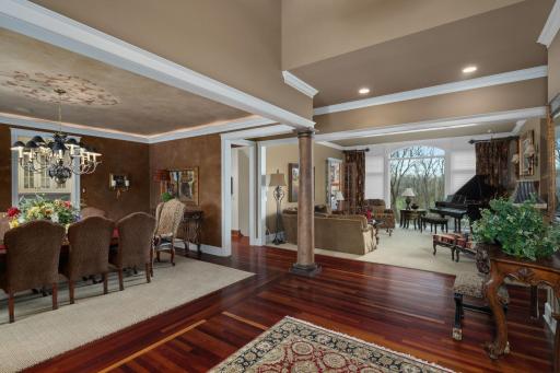 18371 Bearpath Trail, Eden Prairie, MN 55347
