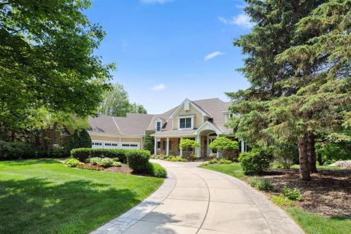 18371 Bearpath Trail, Eden Prairie, MN 55347
