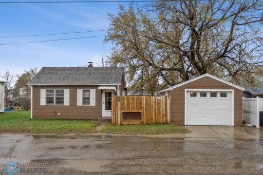 8 Osborn Avenue S, Sabin, MN 56580