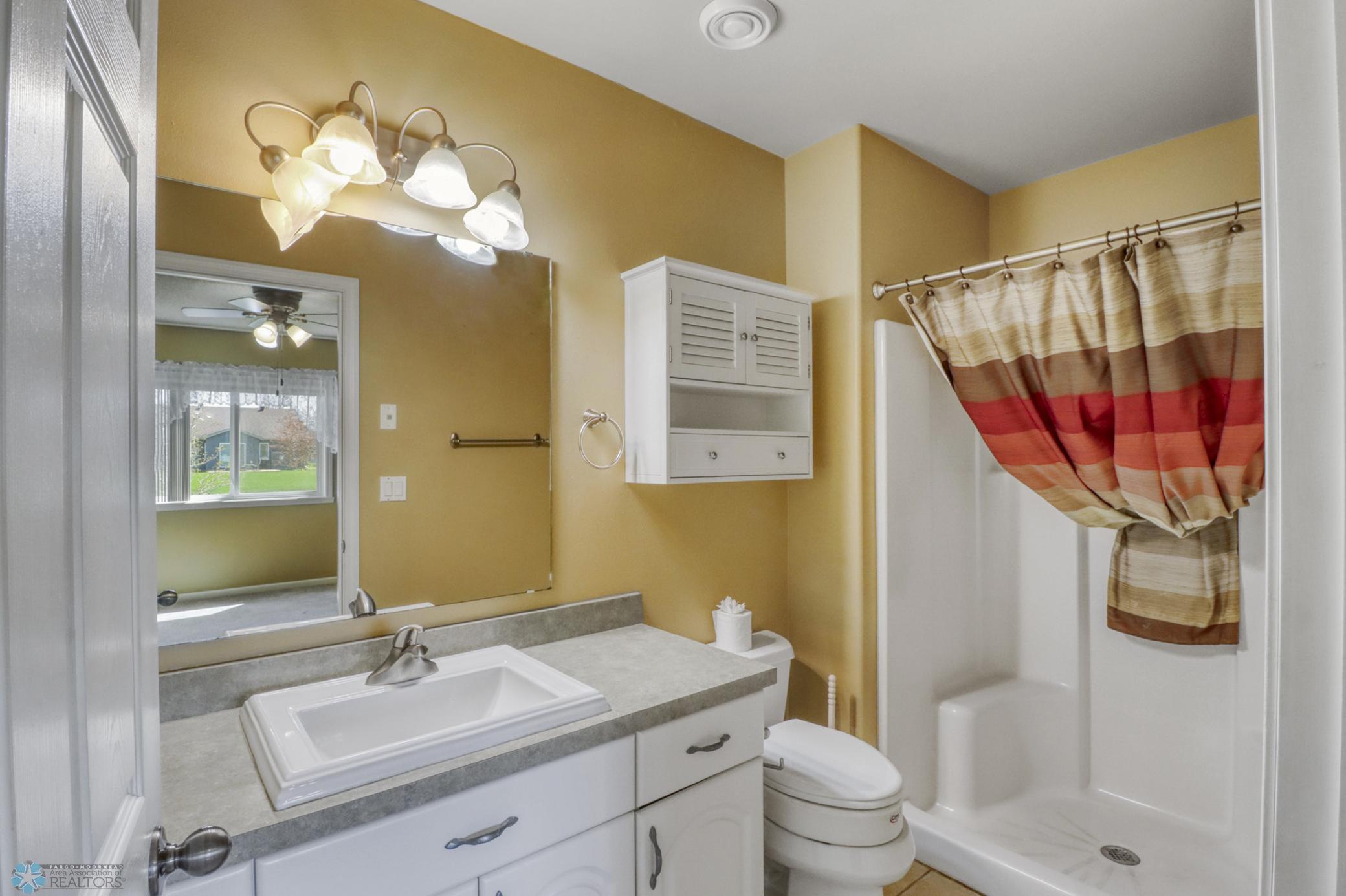Primary Bathroom1_1.JPG