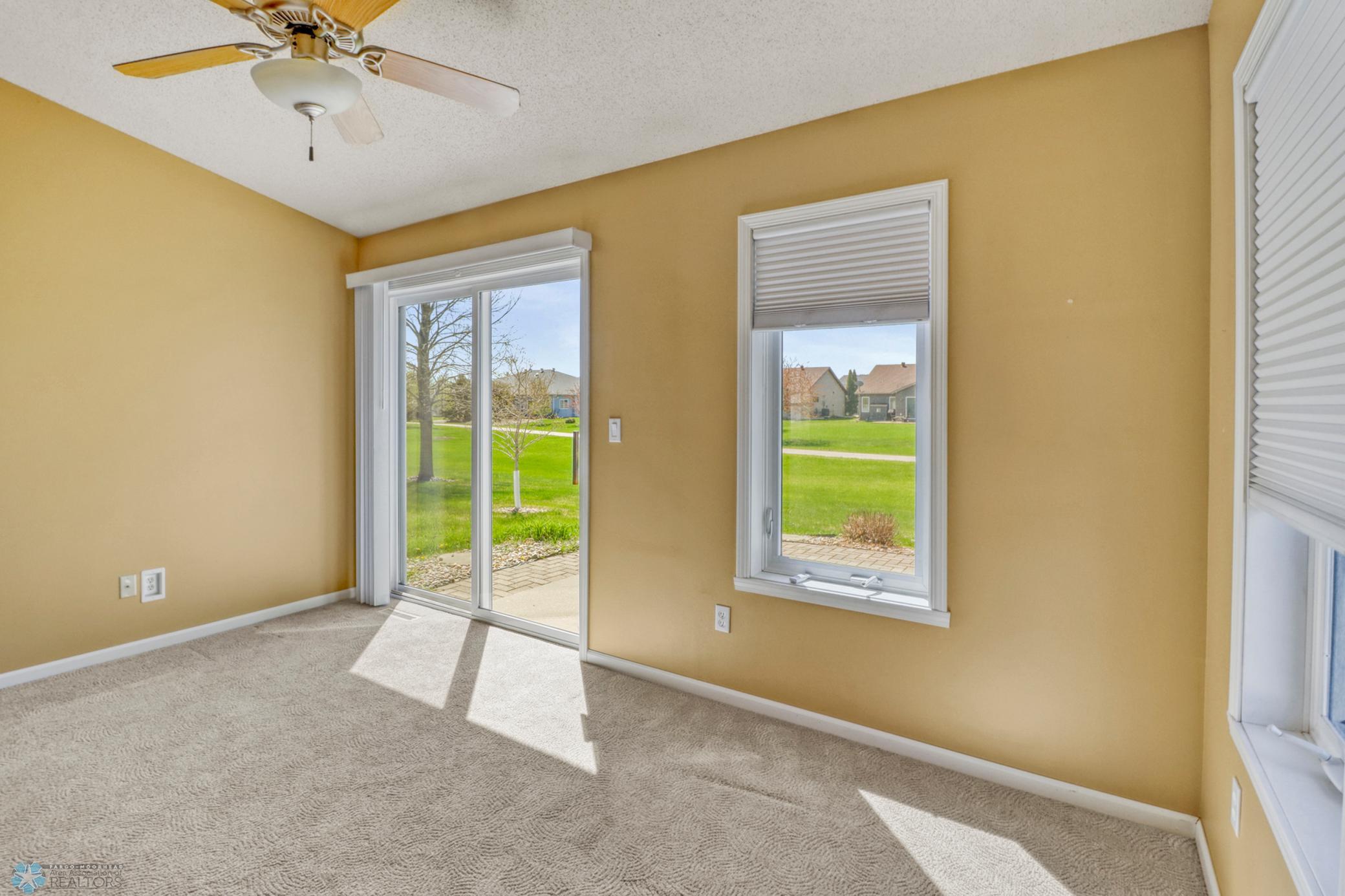 Sunroom1_1.JPG