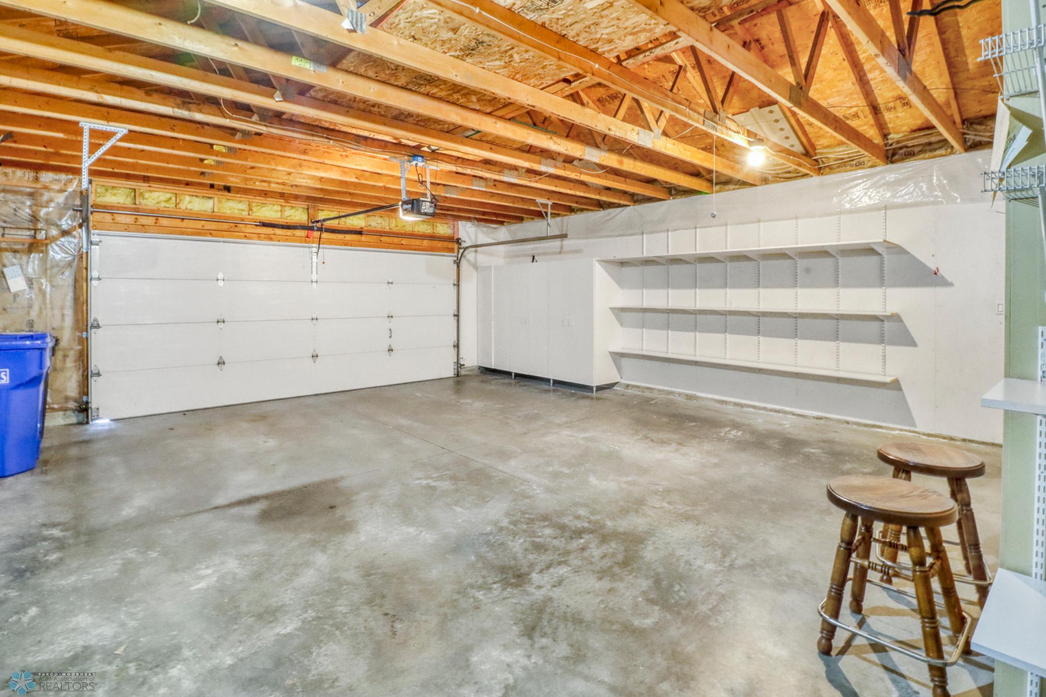 Garage1_1.JPG