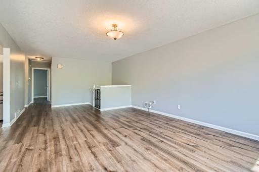 2356 Teakwood Drive E - Web Quality - 004 - 04 Living Room.jpg