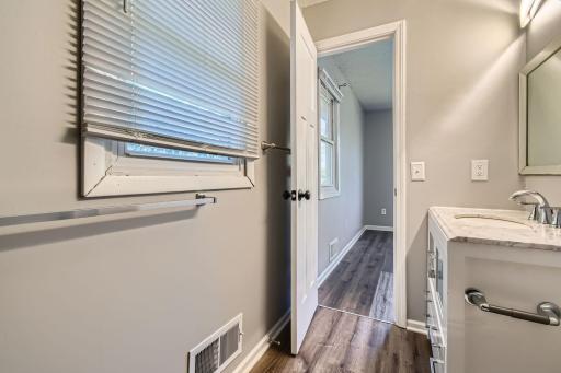 2356 Teakwood Drive E - Web Quality - 013 - 14 Primary Bathroom.jpg