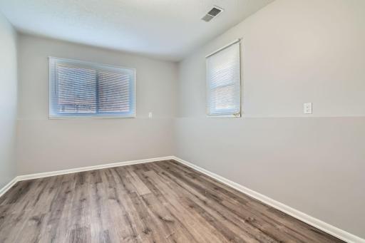 2356 Teakwood Drive E - Web Quality - 016 - 17 Bedroom.jpg