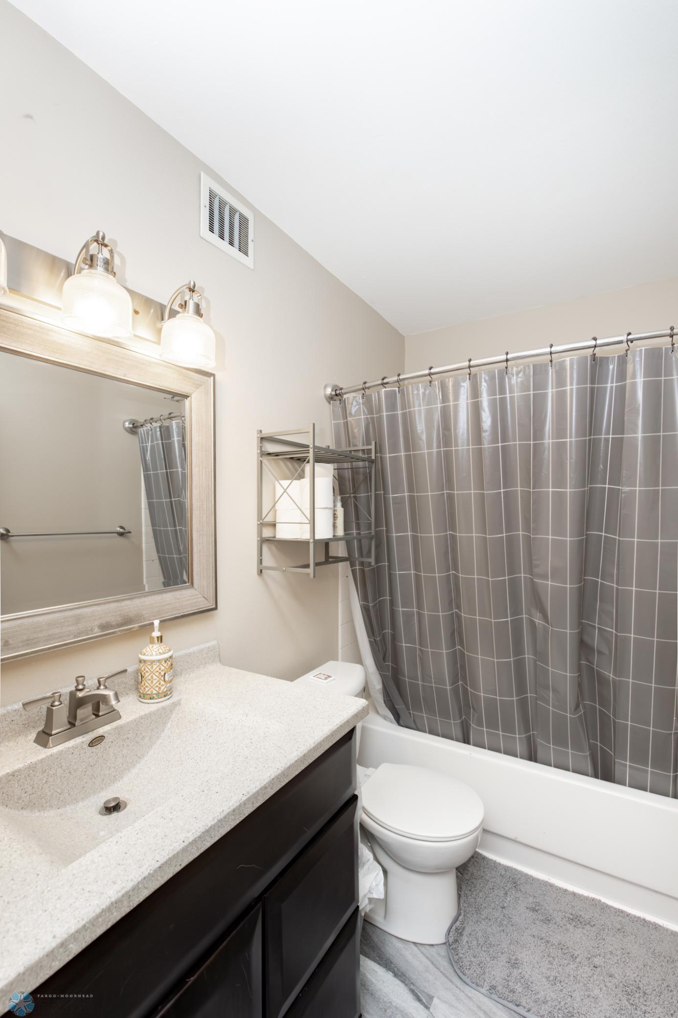 Upper Level Full Bathroom