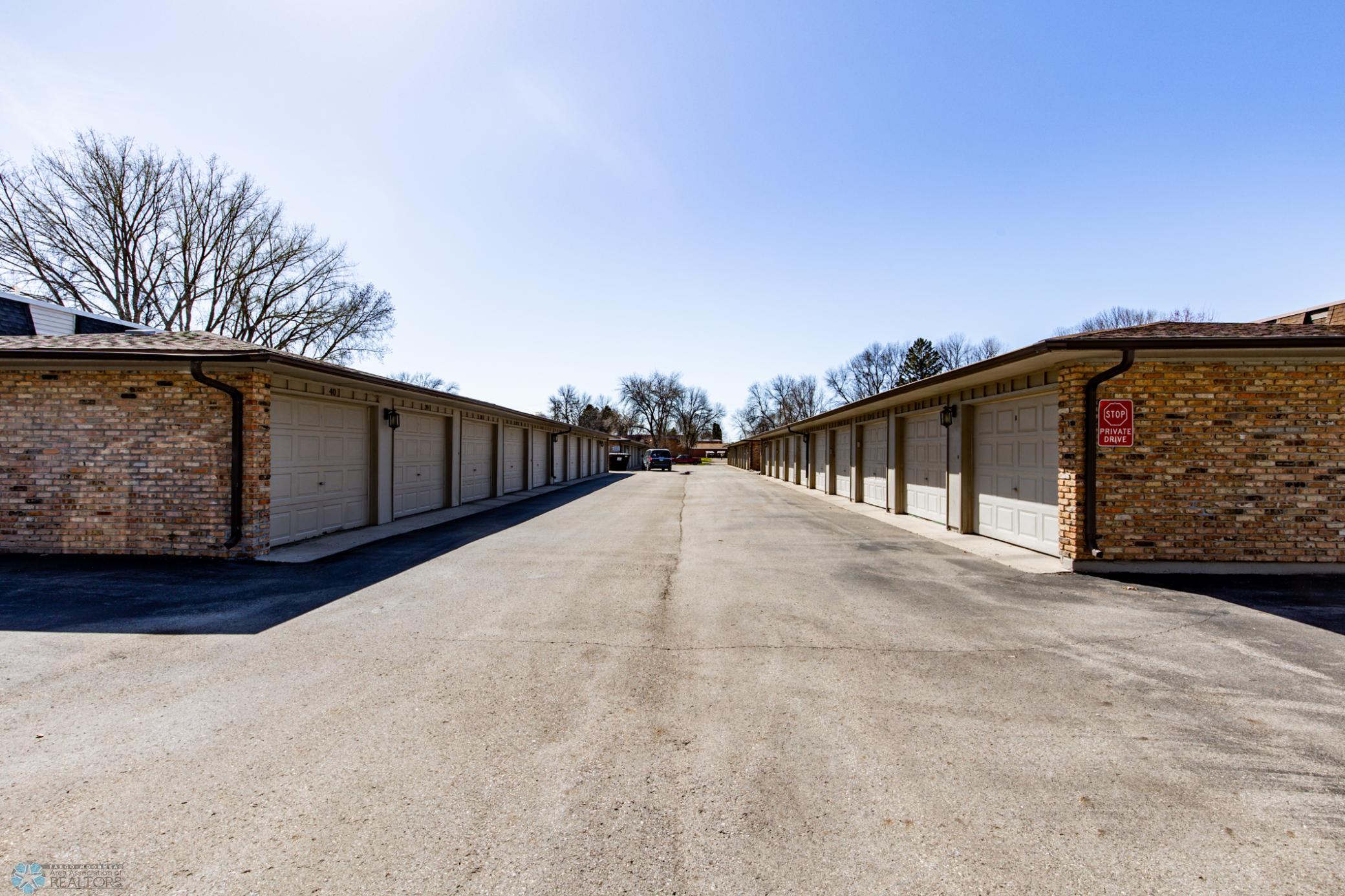 1 Stall Garage