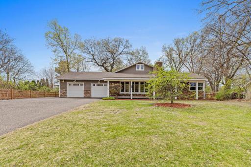 636 County Road B E, Saint Paul, MN 55117