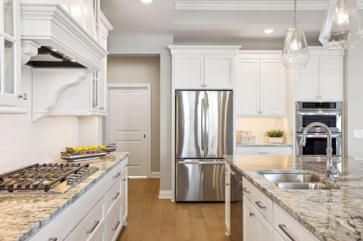 6109 Shoreview Pointe, Victoria, MN 55318