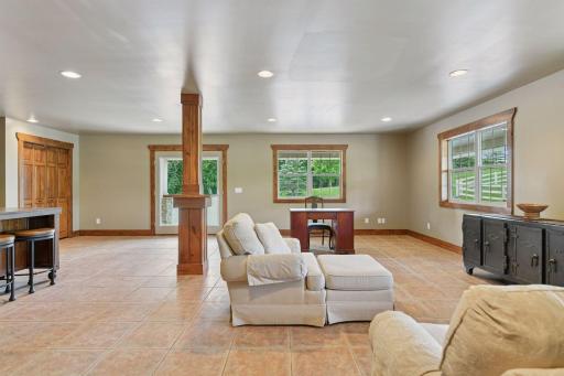5606 94th Avenue N, Loretto, MN 55357