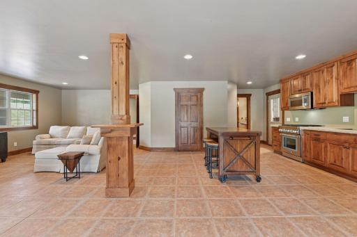 5606 94th Avenue N, Loretto, MN 55357