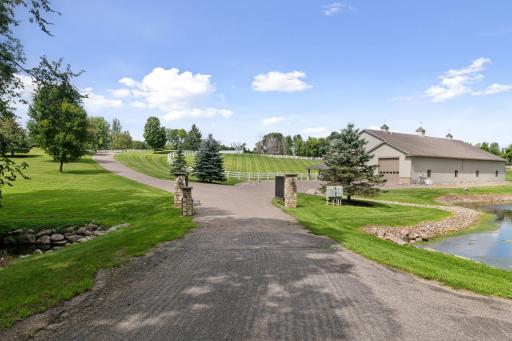 5606 94th Avenue N, Loretto, MN 55357