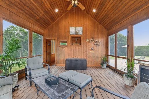 5606 94th Avenue N, Loretto, MN 55357