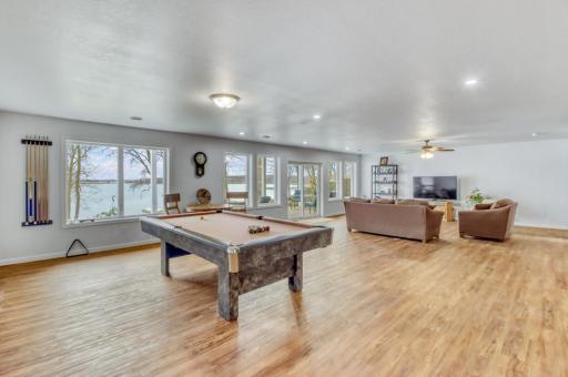 21768 Floyd Lake Dr, Detroit Lakes, MN 56501