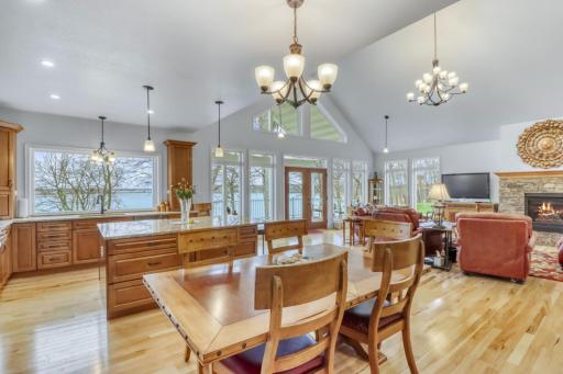 21768 Floyd Lake Dr, Detroit Lakes, MN 56501