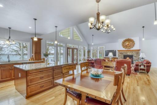 21768 Floyd Lake Dr, Detroit Lakes, MN 56501