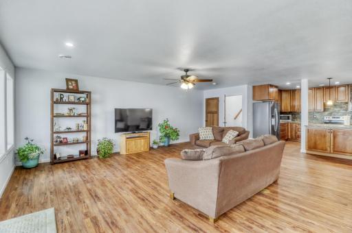 21768 Floyd Lake Dr, Detroit Lakes, MN 56501
