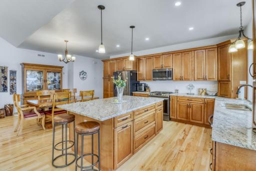 21768 Floyd Lake Dr, Detroit Lakes, MN 56501