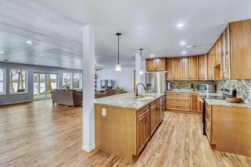 21768 Floyd Lake Dr, Detroit Lakes, MN 56501
