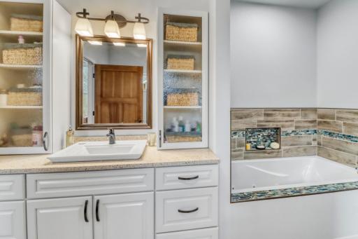 21768 Floyd Lake Dr, Detroit Lakes, MN 56501