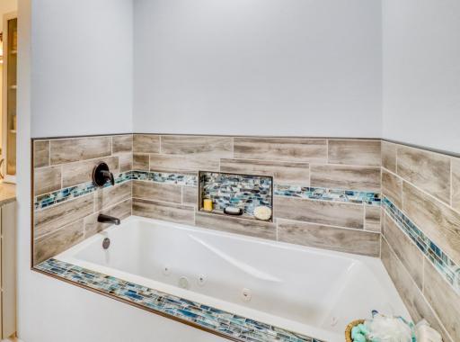 21768 Floyd Lake Dr, Detroit Lakes, MN 56501