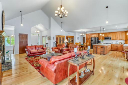21768 Floyd Lake Dr, Detroit Lakes, MN 56501