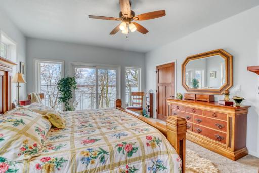 21768 Floyd Lake Dr, Detroit Lakes, MN 56501