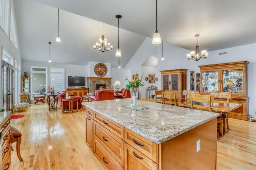 21768 Floyd Lake Dr, Detroit Lakes, MN 56501