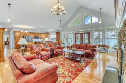 21768 Floyd Lake Dr, Detroit Lakes, MN 56501